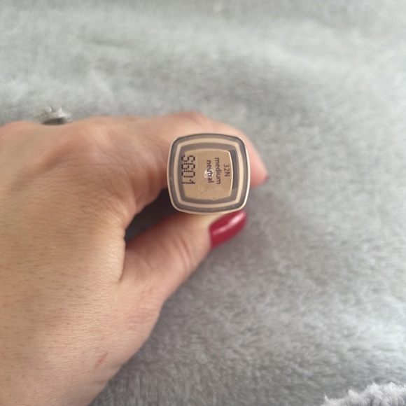 Tarte creaseless concealer never used - Picture 2 of 2